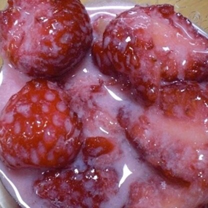 こんにちは・・・・・
大好きな苺、こうやって食べるのが
一番好きです。ごちそうさまでした。
(*^_^*)
